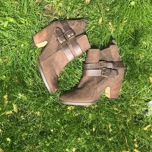 Crown Vintage ankle boots